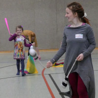 Die Kreativpädagogin bietet Projekttage an