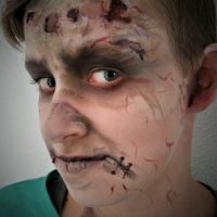 Halloweenmakeup Teenager Jungs buchen