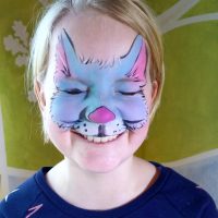 Lustige Katze geschminkt