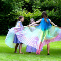 Tanzende Kinder bei Hochzeitsfeier Entertainment für Kinder